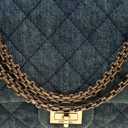 مملوكة مسبقًا حقيبة شانيل قلاب 226 كلاسيك 2.55 ريإيشو جلد مبطنة حمراء