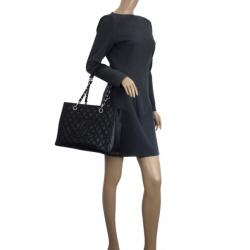 مملوكة مسبقًا Chanel Black Caviar Grand Shopper Tote