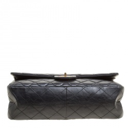 مملوكة مسبقًا حقيبة شانيل قلاب 226 قلاب كلاسيك 2.55 ريإيشو جلد مبطنة سوداء