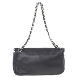 مملوكة مسبقًا Chanel Black Pearl Studded Shoulder Bag