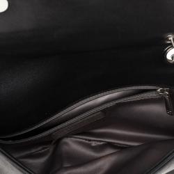 مملوكة مسبقًا Chanel Black Pearl Studded Shoulder Bag