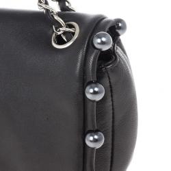 مملوكة مسبقًا Chanel Black Pearl Studded Shoulder Bag