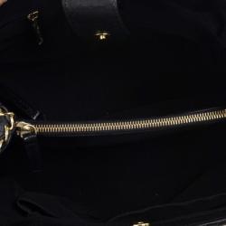 مملوكة مسبقًا Chanel Black Lambskin Chain Me Tote Bag