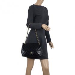 مملوكة مسبقًا Chanel Black Vintage Lambskin Medium Classic Flap Bag