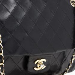 مملوكة مسبقًا Chanel Black Vintage Lambskin Medium Classic Flap Bag