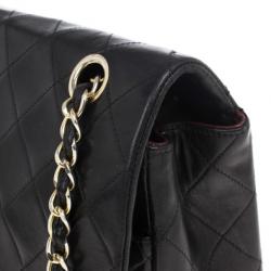 مملوكة مسبقًا Chanel Black Vintage Lambskin Medium Classic Flap Bag