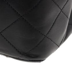 مملوكة مسبقًا Chanel Black Vintage Lambskin Medium Classic Flap Bag