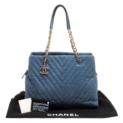 مملوكة مسبقًا حقيبة يد شانيل سوربيك كبيرة جلد مبطنة شيفرون اريدسنت زرقاء