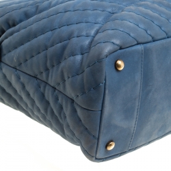 مملوكة مسبقًا حقيبة يد شانيل سوربيك كبيرة جلد مبطنة شيفرون اريدسنت زرقاء