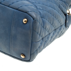 مملوكة مسبقًا حقيبة يد شانيل سوربيك كبيرة جلد مبطنة شيفرون اريدسنت زرقاء