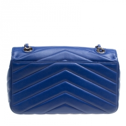 مملوكة مسبقًا Chanel Blue Chevron Quilted Leather Medium Classic Flap Bag