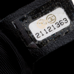 مملوكة مسبقًا حقيبة شانيل غيرل شانيل كبيرة جلد بنية داكنة