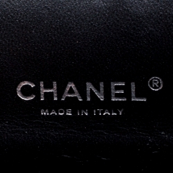 مملوكة مسبقًا Chanel Black Quilted Patent Leather Maxi Classic Double Flap Bag