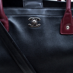 Pre Owned Chanel Black/Maroon Leather Top Handle Bag
