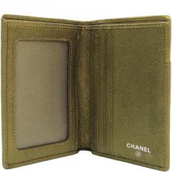 مملوكة مسبقًا Chanel Bronze Leather Bifold Wallet