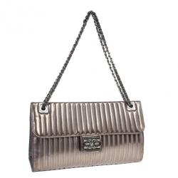 مملوكة مسبقًا Chanel Classic Metallic Vertical Quilted Press Lock Flap Bag