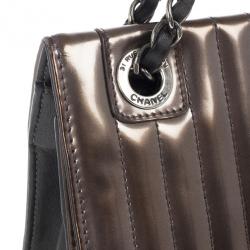 مملوكة مسبقًا Chanel Classic Metallic Vertical Quilted Press Lock Flap Bag