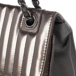 مملوكة مسبقًا Chanel Classic Metallic Vertical Quilted Press Lock Flap Bag