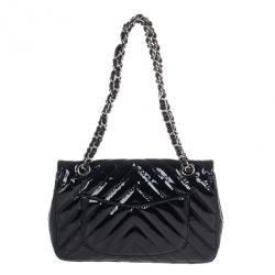 Pre Owned Chanel Black Surpique Chevron Medium Flap Bag