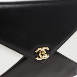 Pre Owned Chanel Black And White Envelope Shoulder Bag 
