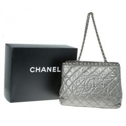 Pre Owned Chanel Metallic Leather Chain Me Tote