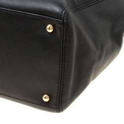 Pre Owned حقيبة يد شانيل سيرف إكساكاتيف كبيرة جلد كافيار سوداء