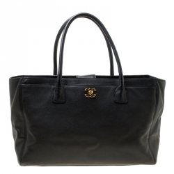 Pre Owned حقيبة يد شانيل سيرف إكساكاتيف كبيرة جلد كافيار سوداء