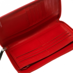 مملوكة مسبقًا Chanel Coral Red Caviar Leather Large CC Zip Around Wallet