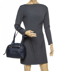 مملوكة مسبقًا حقيبة شانيل ايست ويست بولر جلد كافيار مبطنة خياطة عريضة زرقاء