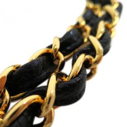 مملوكة مسبقًا Chanel Black Caviar Vertical Quilt Mademoiselle Flap Bag