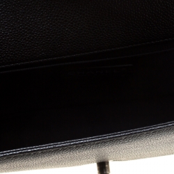 مملوكة مسبقًا حقيبة شانيل قلاب بوي تويد وجلد سوداء