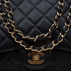 Pre Owned حقيبة شانيل قلاب كلاسيكية جومبو جلد كافيار مبطنة سوداء