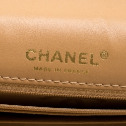 مملوكة مسبقًا حقيبة شانيل قلاب مزدوج شانيل كلاسيكية سلسلة بيجو متوسطة جلد مبطنة سوداء