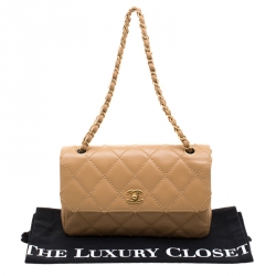 مملوكة مسبقًا حقيبة شانيل قلاب مزدوج شانيل كلاسيكية سلسلة بيجو متوسطة جلد مبطنة سوداء