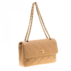 مملوكة مسبقًا حقيبة شانيل قلاب مزدوج شانيل كلاسيكية سلسلة بيجو متوسطة جلد مبطنة سوداء