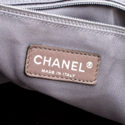 مملوكة مسبقًا حقيبة يد شانيل لوكس ليغن جلد لامع رمادية