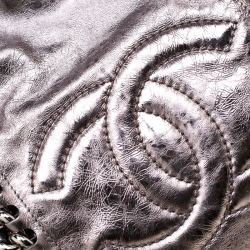 مملوكة مسبقًا حقيبة يد شانيل لوكس ليغن جلد لامع رمادية