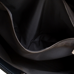 مملوكة مسبقًا حقيبة يد شانيل سرف اكساكاتيف صغيرة جلد سوداء