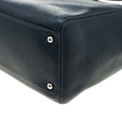 مملوكة مسبقًا حقيبة يد شانيل سرف اكساكاتيف صغيرة جلد سوداء