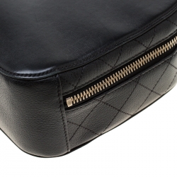 مملوكة مسبقًا Chanel Black Quilted Leather Vanity Case Shoulder Bag