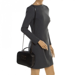 مملوكة مسبقًا Chanel Black Quilted Leather Vanity Case Shoulder Bag