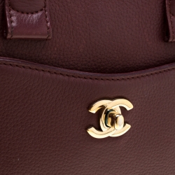 Pre Owned حقيبة شانيل ميني نويه إكسوكيتيف شوبنغ جلد عنابية