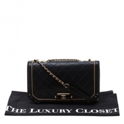 مملوكة مسبقًا حقيبة شانيل قلاب كلبس CC متوسطة جلد مبطنة سوداء
