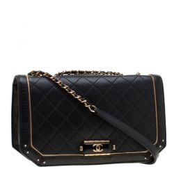 مملوكة مسبقًا حقيبة شانيل قلاب كلبس CC متوسطة جلد مبطنة سوداء