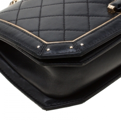 مملوكة مسبقًا حقيبة شانيل قلاب كلبس CC متوسطة جلد مبطنة سوداء