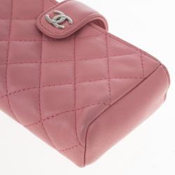 مملوكة مسبقًا Chanel Pink Quilted Leather Smart Clutch