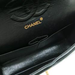 مملوكة مسبقًا Chanel Green Lambskin Medium Flap Bag