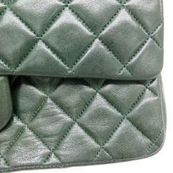 مملوكة مسبقًا Chanel Green Lambskin Medium Flap Bag