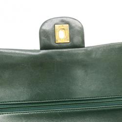 مملوكة مسبقًا Chanel Green Lambskin Medium Flap Bag