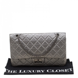 مملوكة مسبقًا حقيبة شانيل قلاب 227 كلاسيكية 2.55 ريإيشو جلد مبطنة رمادية ميتالك